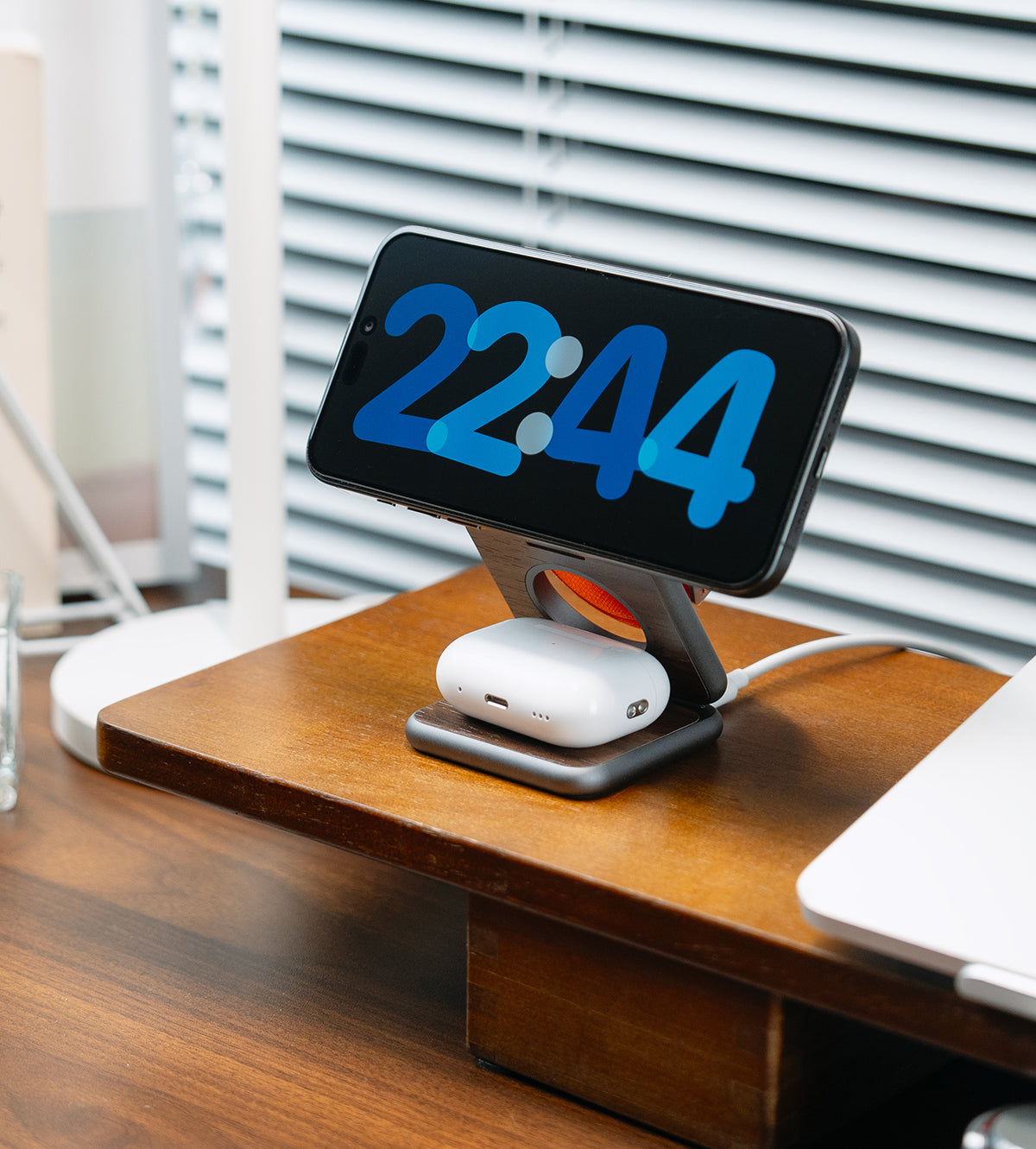 Nvy charger Pro | 3-in-1 multi opvouwbare oplaadstandaard houten uitvoering